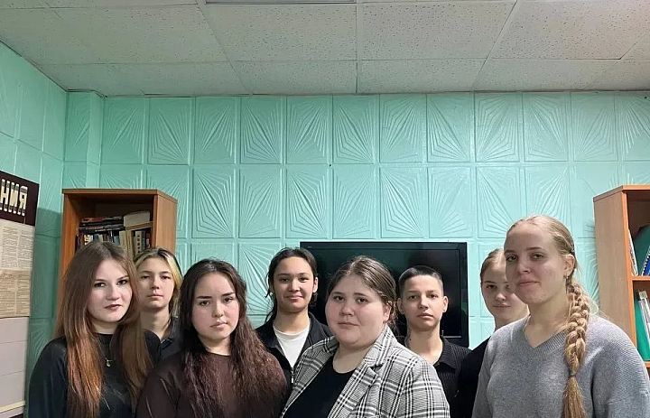 Сердца, полные Отчизны: Поэтический взгляд на мужество