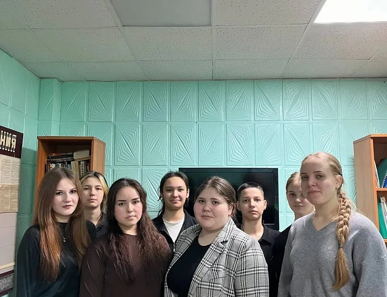 Сердца, полные Отчизны: Поэтический взгляд на мужество