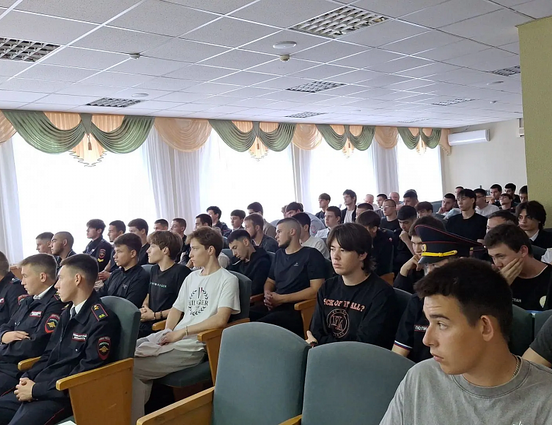 Встреча с представителями Минобороны РФ в СКФКУиС: говорим о долге и защите Родины! 