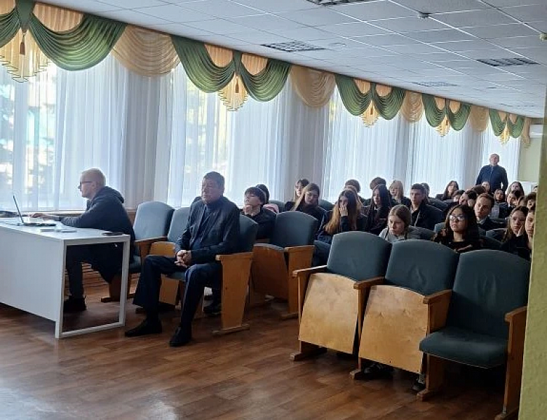 БЕЗОПАСНОСТЬ БУДУЩЕГО – В НАШИХ РУКАХ: ОБСУЖДЕНИЕ В СКФКУиС