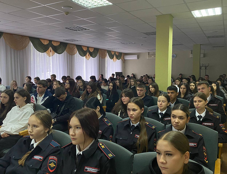 Творчество, которое объединяет: Вдохновляющая встреча с первокурсниками! 