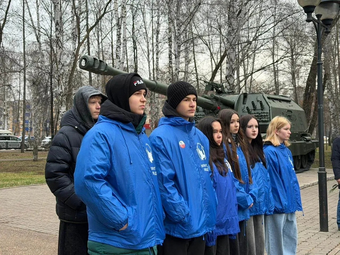  Герои живут в наших сердцах! Студенты СКФКУиС чтут память павших