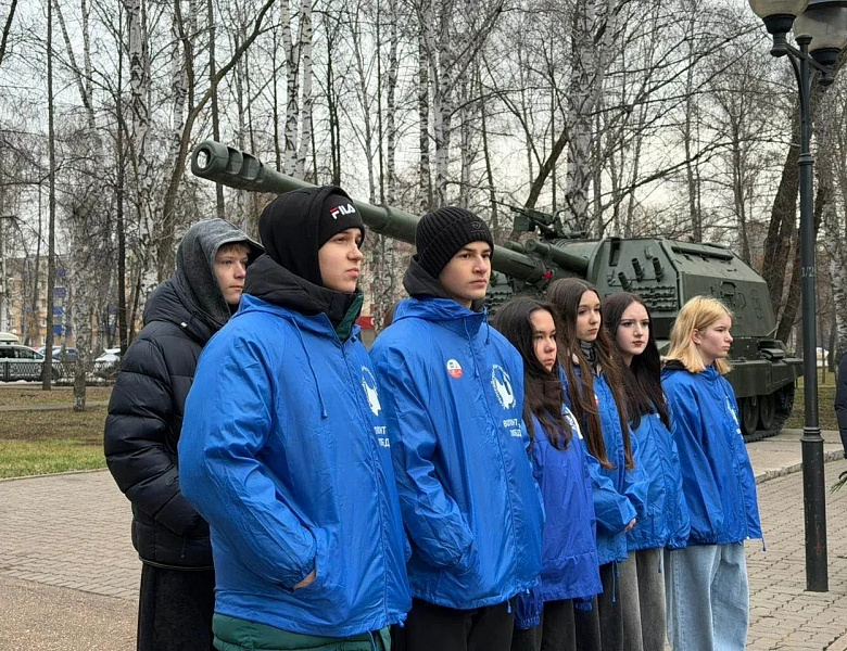  Герои живут в наших сердцах! Студенты СКФКУиС чтут память павших