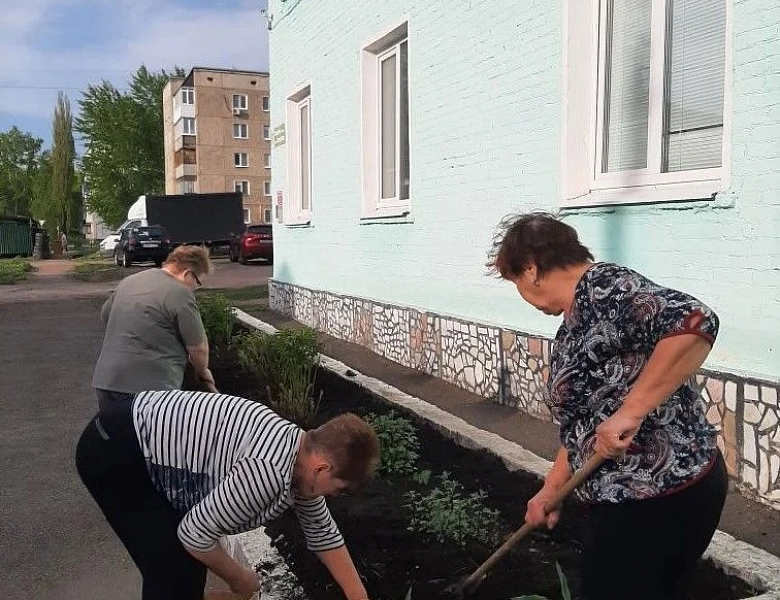 «КЛУМБА ПОБЕДЫ»: ПАМЯТЬ, ВОПЛОЩЁННАЯ В ЦВЕТАХ