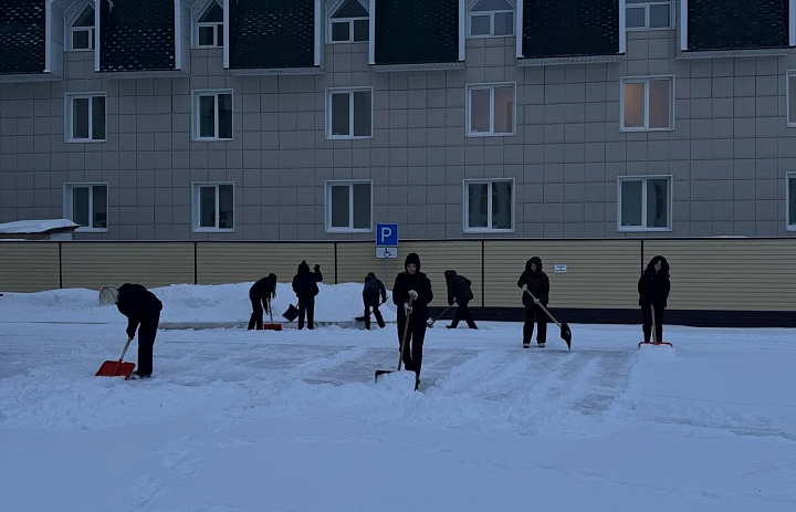СНЕЖНЫЙ ДЕСАНТ: ТРУД, ЧЕСТЬ И ПРЕЕМСТВЕННОСТЬ ПОКОЛЕНИЙ