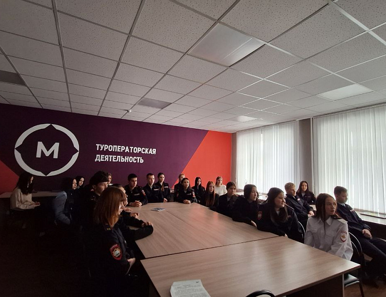 «ГЛАЗАМИ ГОРОДА-ГЕРОЯ»: ИММЕРСИВНЫЙ ТЕАТР О СТАЛИНГРАДЕ В СКФКУИС! 