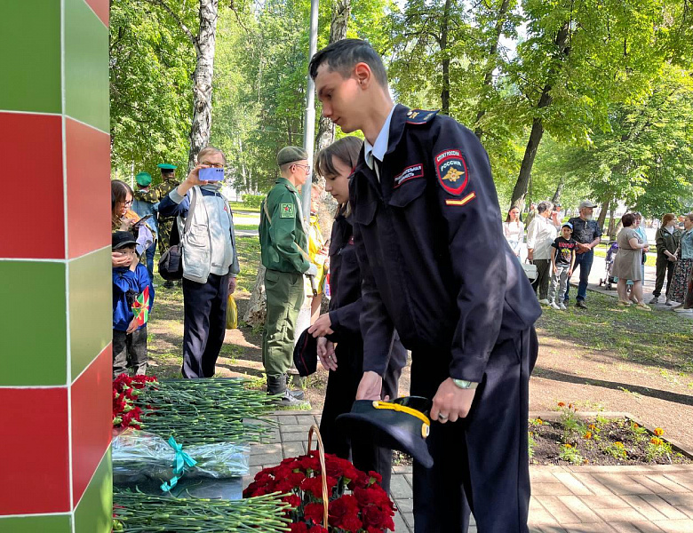 ПОЧТИВ ПАМЯТЬ, ВДОХНОВЛЯЕМ БУДУЩЕЕ: ДЕНЬ ПОГРАНИЧНИКА! 